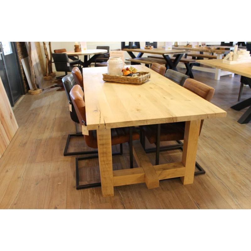 Elegante sterke klooster tafel nu 299,-