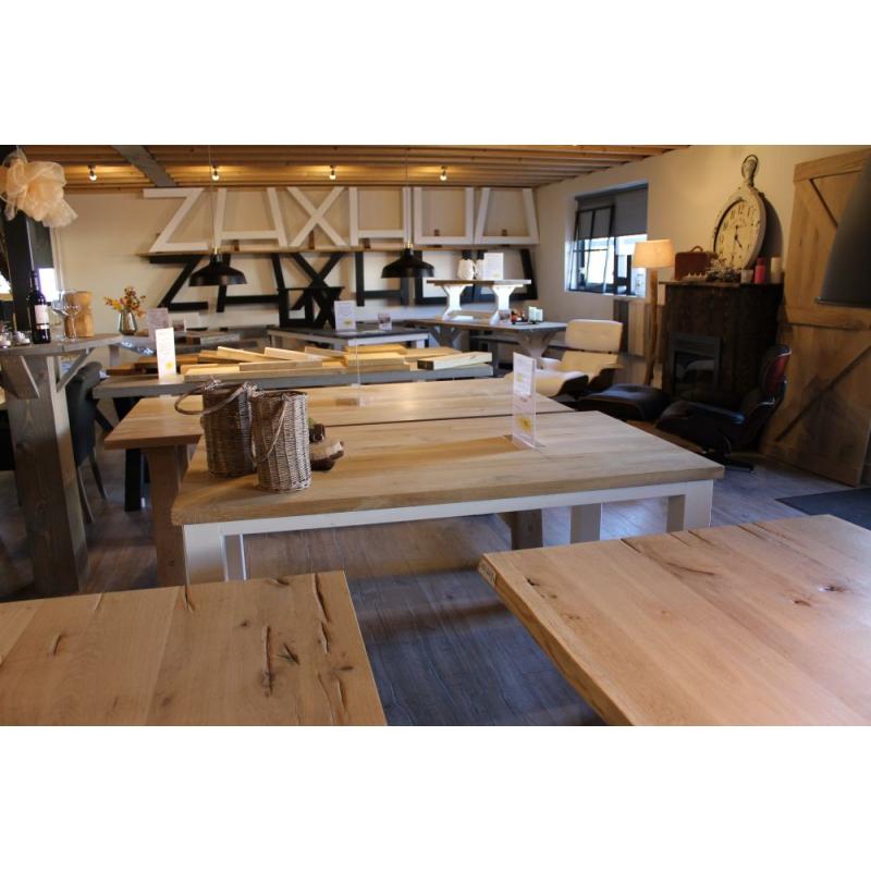 THUIS BEZORGD! Trendy kloostertafel nu 350,-