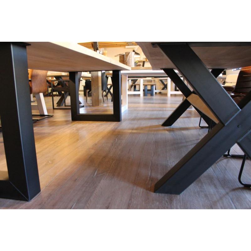 Elegante Twentse steigerhouten tafel nu 289,-
