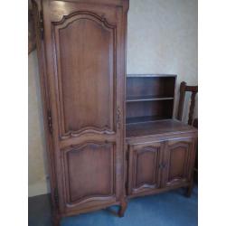 Antieken bed en kast