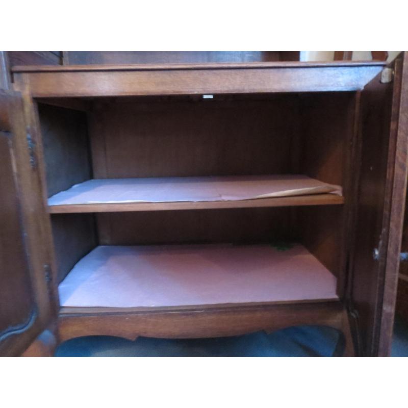 Antieken bed en kast