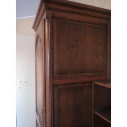 Antieken bed en kast