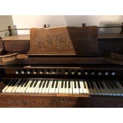 Antiek Harmonium