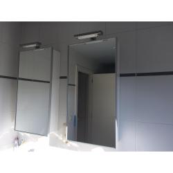 2 spiegelkasten met spots