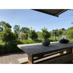 Prachtig huis met tuin te koop