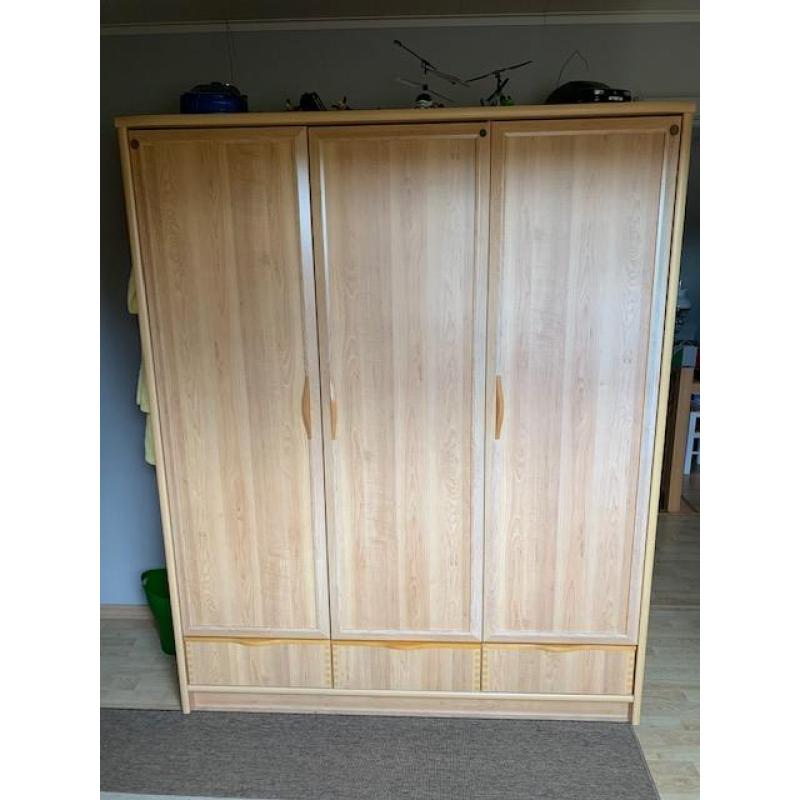 Tienerkamer met hoogslaper en uitschuifbaar bureel
