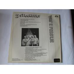 DE STRANGERS, WAT E FEESTJE, LP