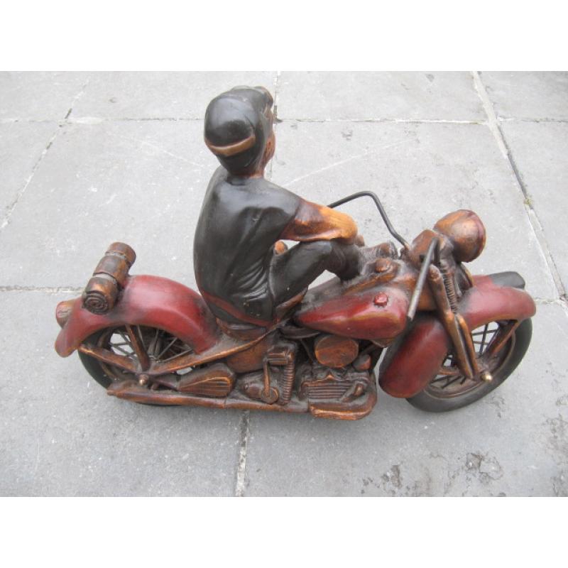 Twee houten motorfietsen