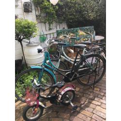 Combinatie van 18 fietsen en 15 wielen