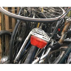 Combinatie van 18 fietsen en 15 wielen