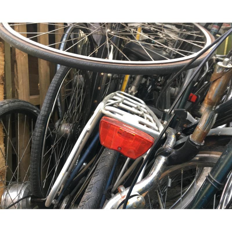 Combinatie van 18 fietsen en 15 wielen