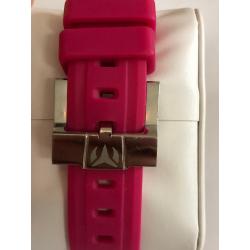 Technomarine horloge zwarte klok met roze en 2 banden erbij