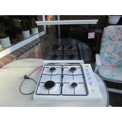 4 pits gasstel met elektrische ontsteking