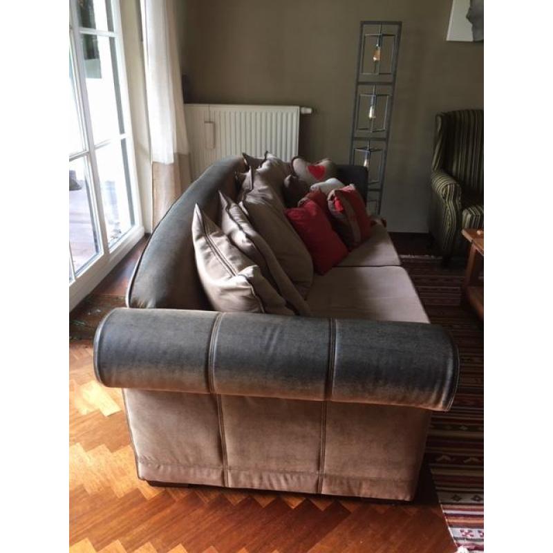 NIEUWE PRIJS Zetel/ bankstel donkerbruin met beige kussens