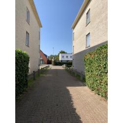 Garage met kantelpoort en cilinderslot