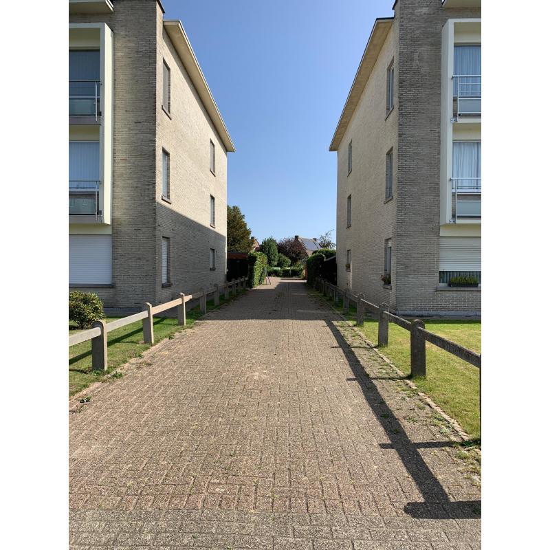 Garage met kantelpoort en cilinderslot