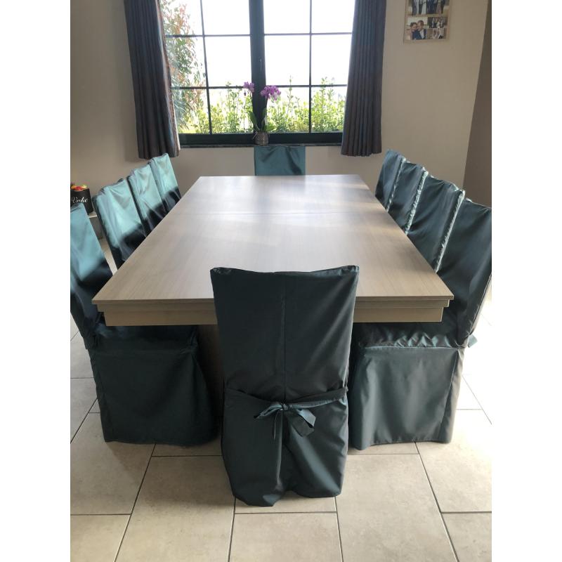 Carambole Verhoeven biljart dat ook eettafel is