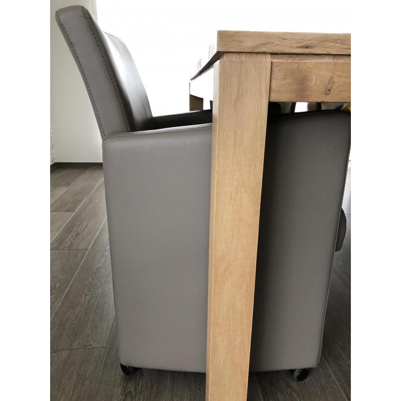 4 mooie kunst leren fauteuils op wieltjes