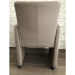 4 mooie kunst leren fauteuils op wieltjes