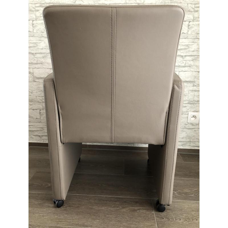 4 mooie kunst leren fauteuils op wieltjes