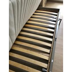 Praktisch en compact opklapbed/logeerbed Albero