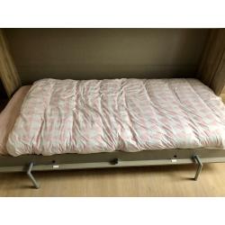 Praktisch en compact opklapbed/logeerbed Albero