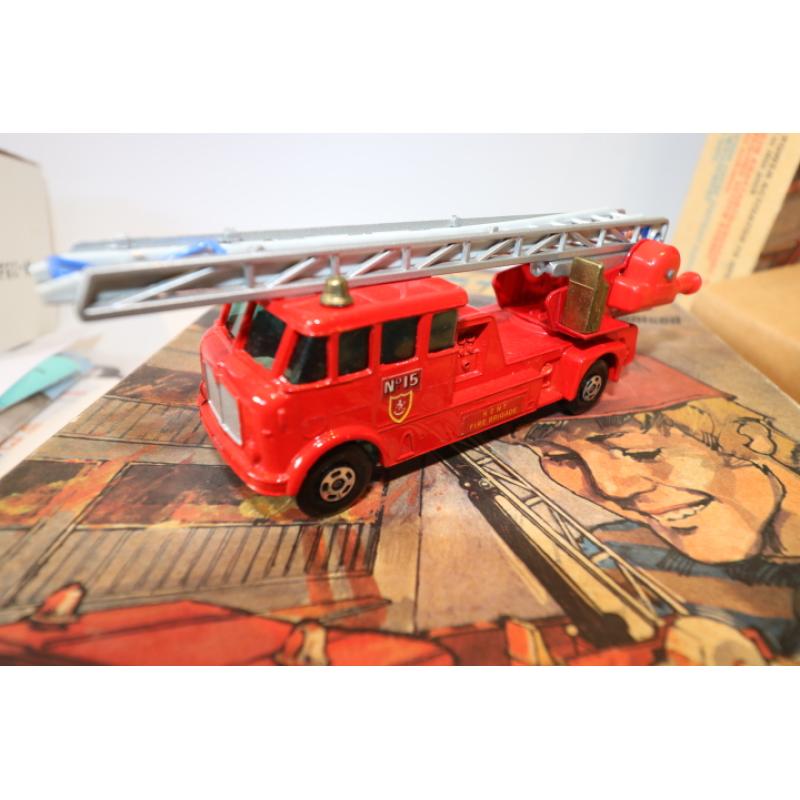 ZELDZAME VINTAGE 1972 MATCHBOX BIG MX BM-6 FIRE RESCUE SET