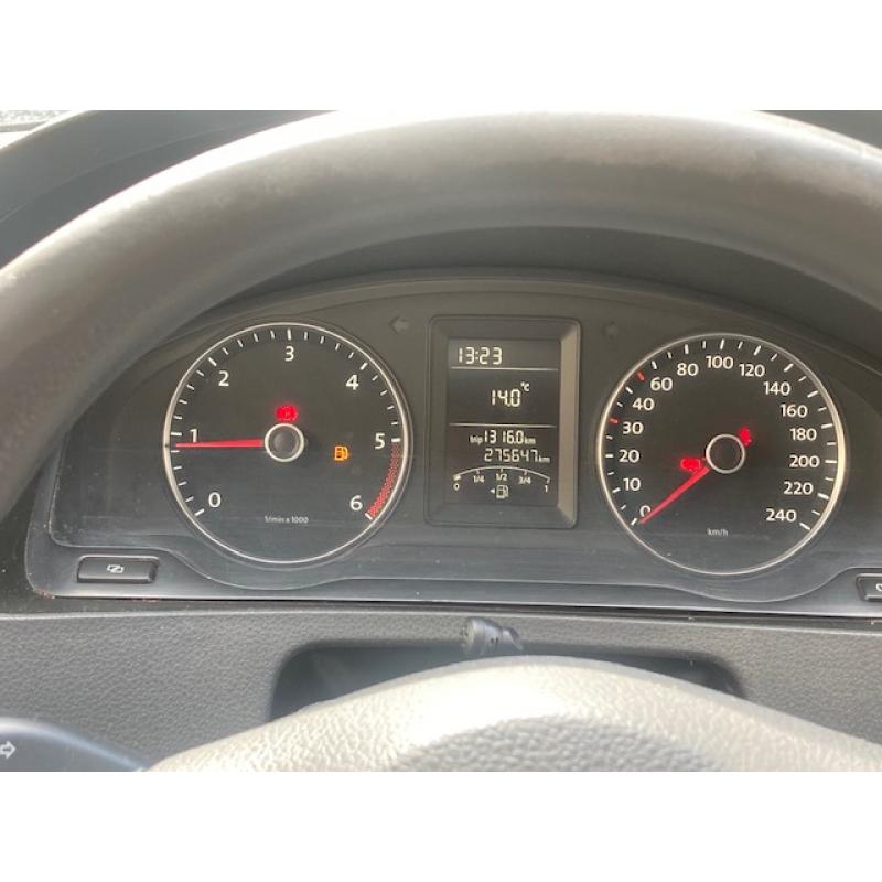 VW transporter met daktent, standverwarming, zitbank, kastjes,...