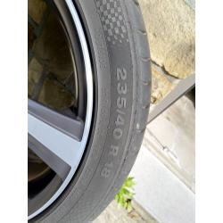 Zomerbanden op velg 235/40 R18
