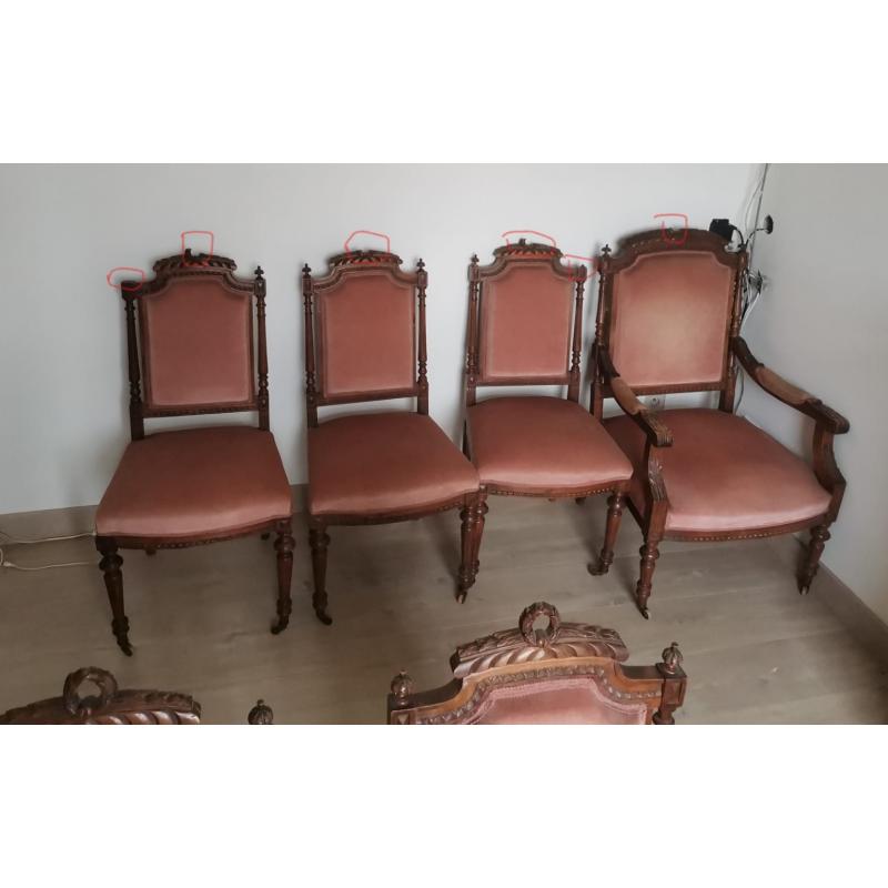set oude stoelen met bank