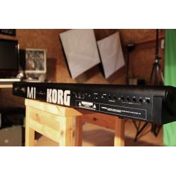 KORG M1 SYNTHESIZER WORKSTATION  ...