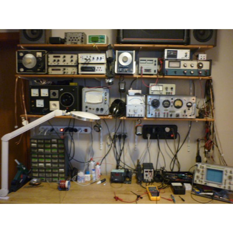 HERSTELLEN VAN GITAAR VERSTERKERS EN ELEKTRISCHE GITAREN