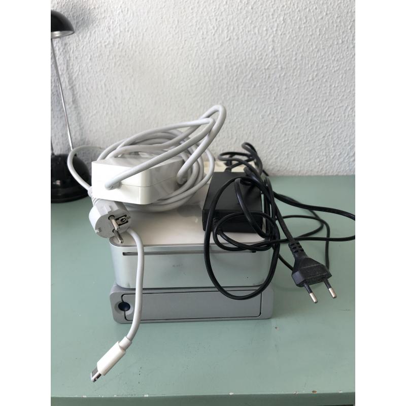 Te Koop Mac Mini YM8432JDYL1 en Lacie Externe Harde Schijf en Apple T. en Mighty Mouse.