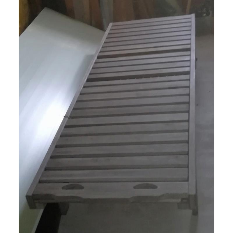 Houten ligzetel