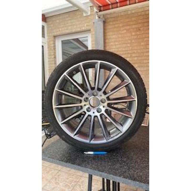 velgen met zomerbanden 19' mercedes A of CLA