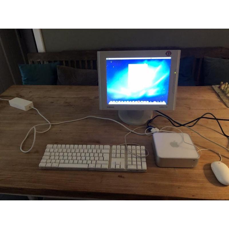 Te Koop Mac Mini YM008I9G5 en 2 Lcd,s en Isight Camera Enz.
