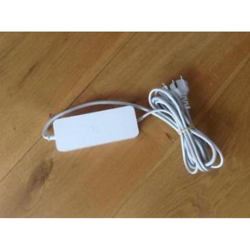 Te Koop een Mac Mini 3.1 Intel Core 2 Duo 64 Bit Computer met Serienummer YM008BA29G5 met 2,26 Ghz met draadloos internet en een Originele Upgrade Doos Office voor de Mac en een Mini Iomega