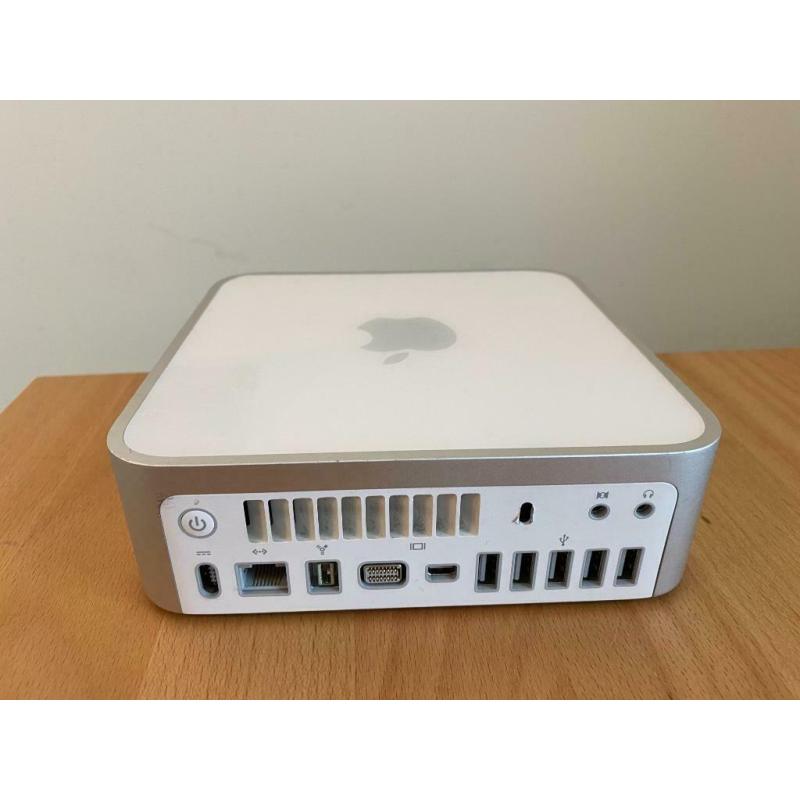 Te Koop Mac Mini YM008BA29G5 en Apple Mighty Mouse en 110 Watt Adapter.