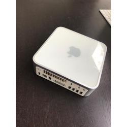 Te Koop Mac Mini 2.1 Intel Core 2 Duo 64 Bit Computer met Serienummer YM8331YYYL1 met 1,83 Ghz en de Stroomadapter.