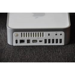 Te Koop Mac Mini YM008B8Y9G5 en Isight Camera en Wit Apple Usb Toetsenbord en Apple Usb Mighty Mous.