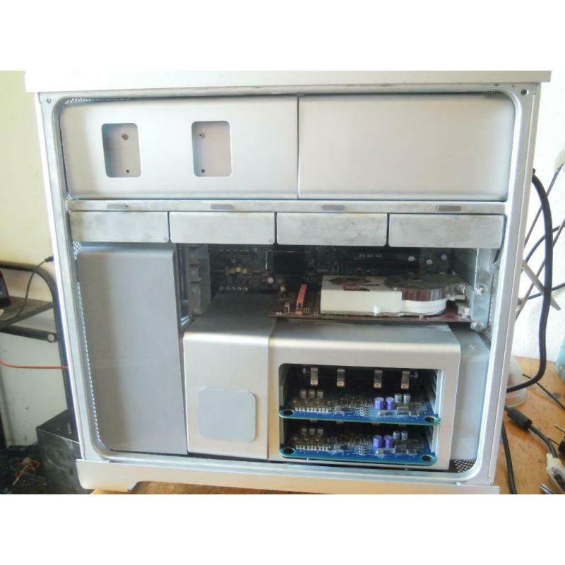 Te Koop een Mac Pro 2.1 met 2 maal 2,66 GHz 4 Cores Intel Xeon met Serienummer CK7301CDY3P .