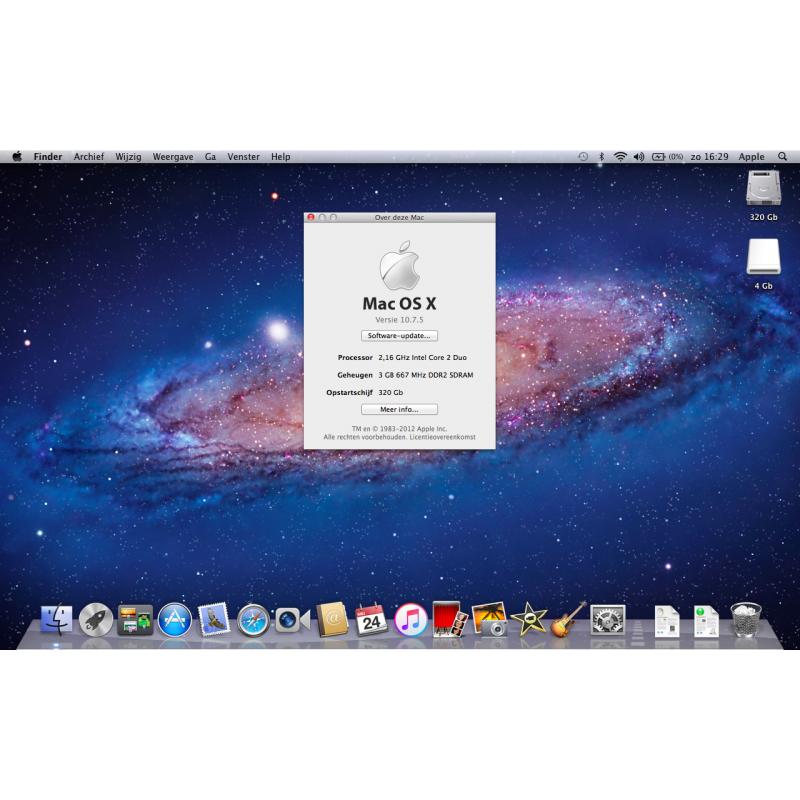 Te Koop een 13 Inch Witte Macbook 2.1 met 2,16 Ghz met Serienummer W8721CSSYA3 met draadloos internet en een Stroomadapter en een Nieuwe Accu voor de prijs van € 250.