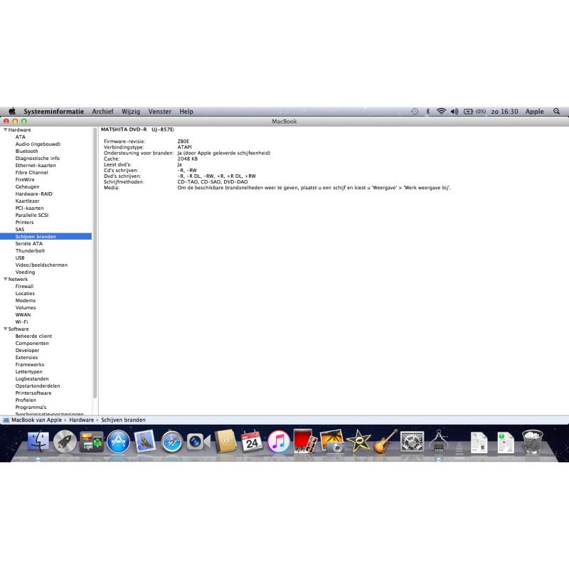 Te Koop Witte Macbook W8721CSSYA3 en de Stroomadapter.