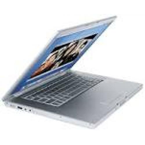 Te Koop een 15 Inch Powerbook G 4 met 1,25 Ghz met Serienummer W84121FKNRZ met draadloos internet en een Stroomadapter Inclusief Mini Iomega Externe Harde Schijf van 500 Gb.