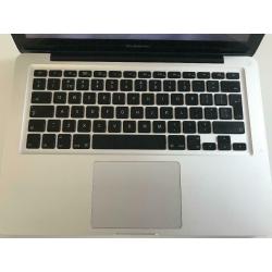 Te Koop 13 Inch Macbook Pro W8933MPM66E en Iomega Externe Harde Schijf met 500 Gb.