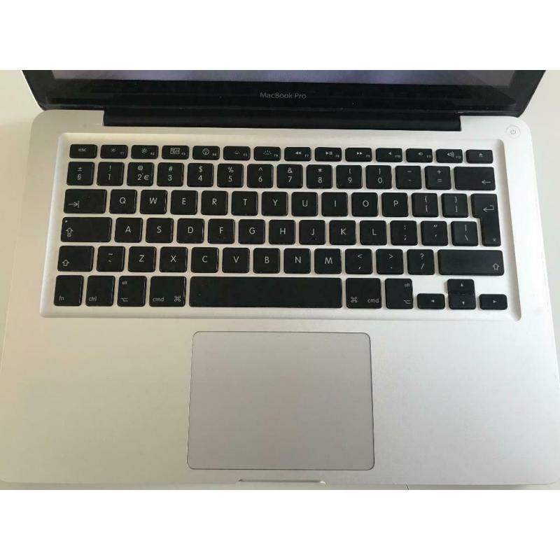 Te Koop 13 Inch Macbook Pro W8933MPM66E en Iomega Externe Harde Schijf met 500 Gb.