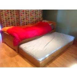 Complete slaapkamer met extra bed én 2 matrassen