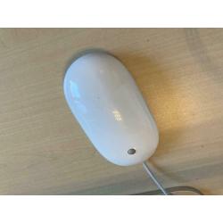 Te Koop Mac Mini YM8331ZAYL1 en Apple Toesenbord en Apple Mighty Mouse.