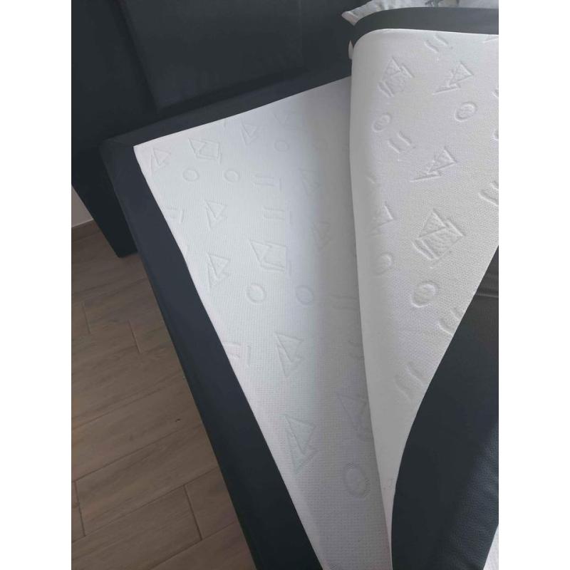 Bed 180x200 ( incl. matras)