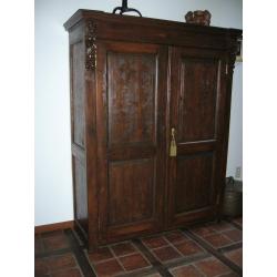 antieke kleding - hangkast